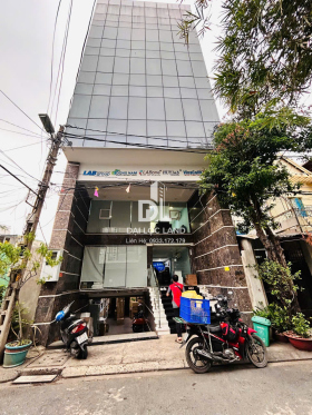Building 23/30 Đường C1